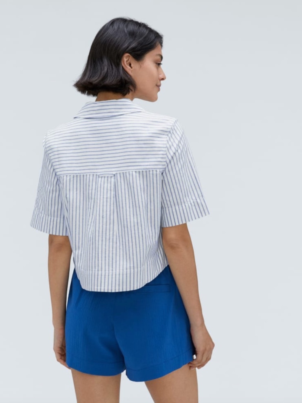 Everlane White and Blue Striped Short-Sleeve Camp Collar Shirt - Picture 3 of 7